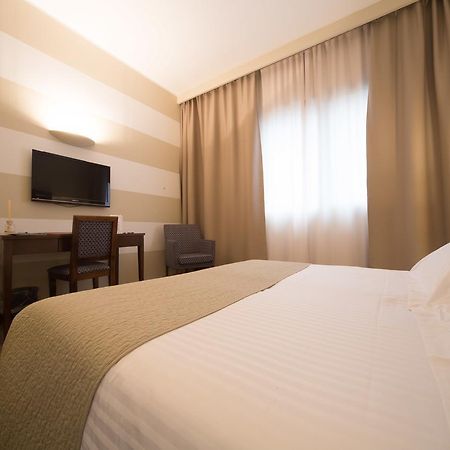 Hotel Motel Ascot リッソーネ エクステリア 写真