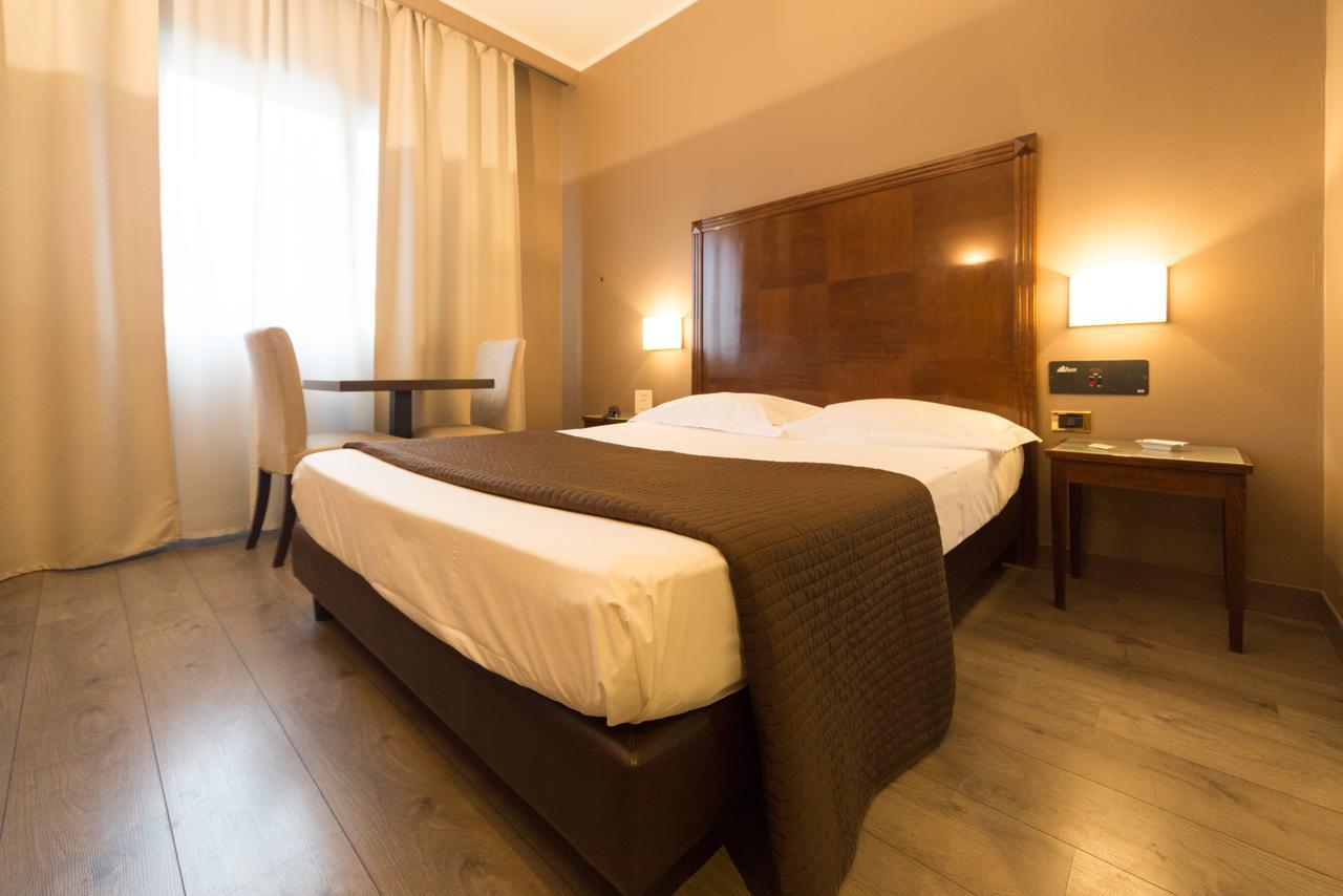 Hotel Motel Ascot リッソーネ エクステリア 写真