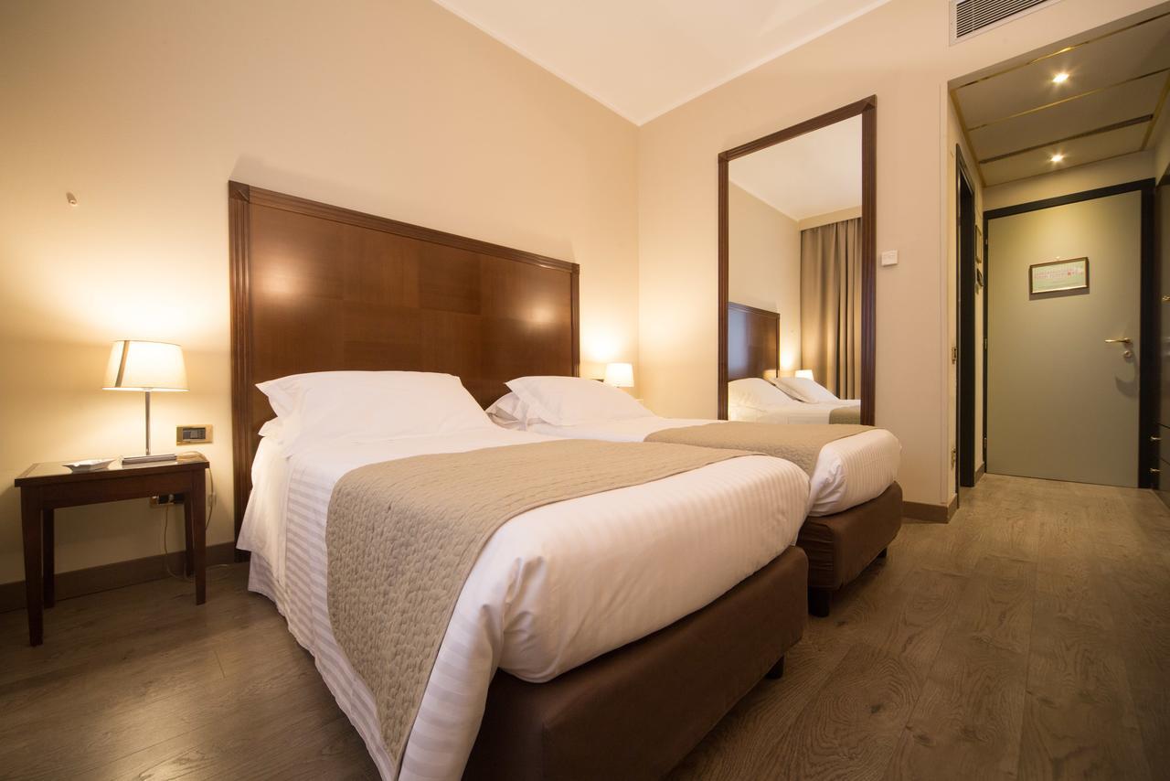 Hotel Motel Ascot リッソーネ エクステリア 写真